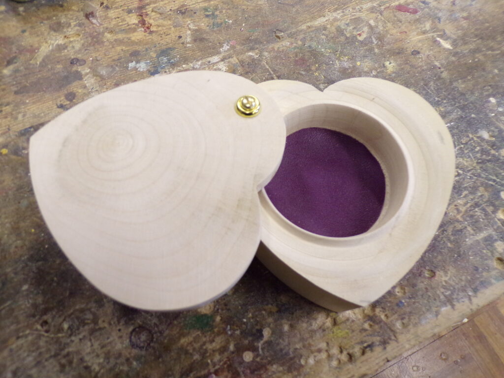Heart jewelry box