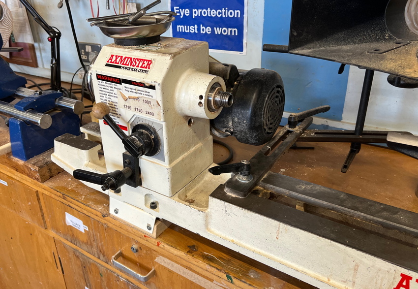Woodworking lathe