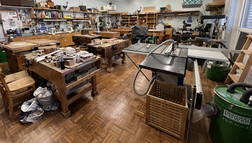 Table saw and woodworking room