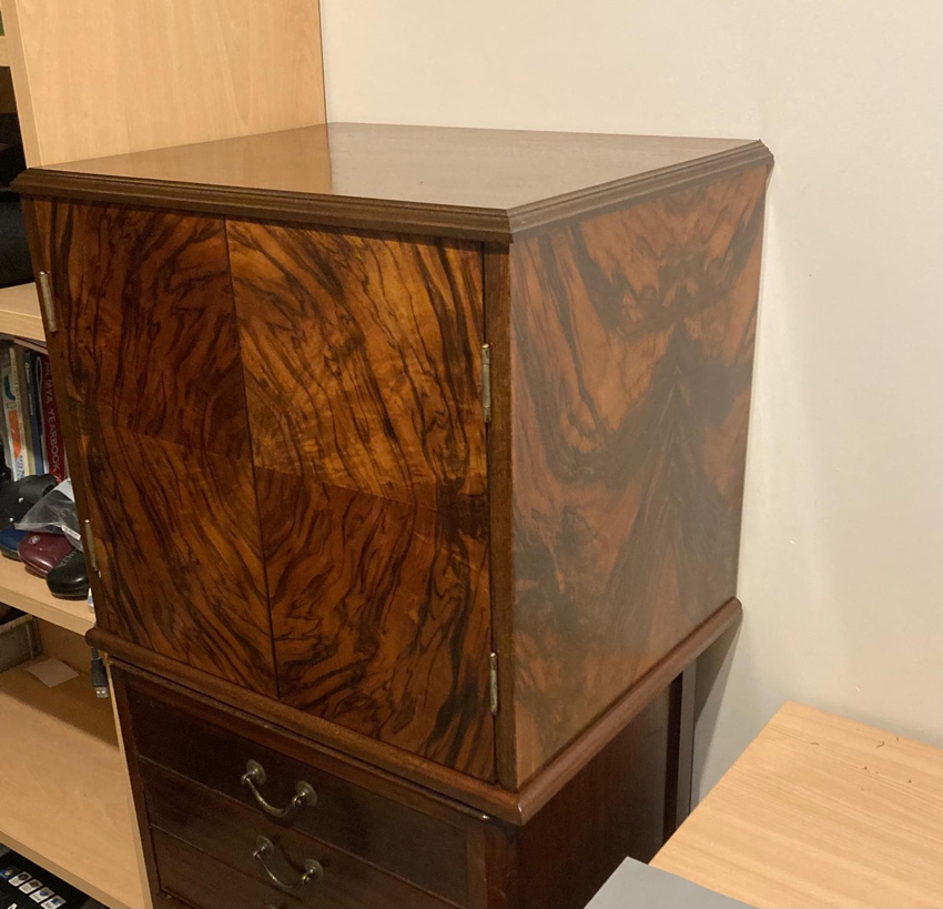 Cabinet form recycled wardrobe